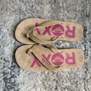 5 for $25 sale!! Roxy flip-flops